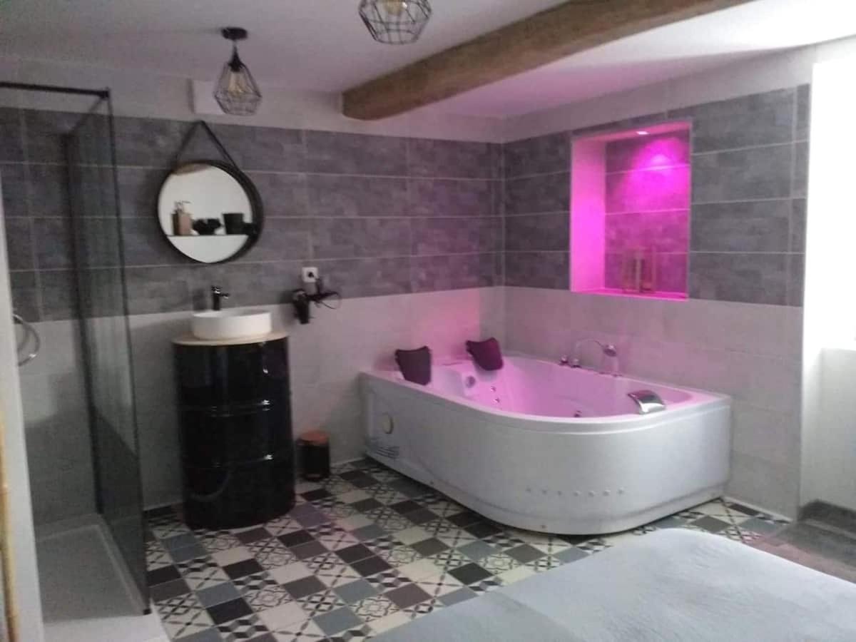 Nuit Romantique Apartment *